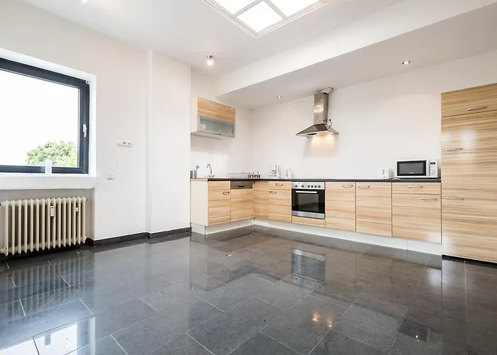 Work & 公寓 朗根费尔德