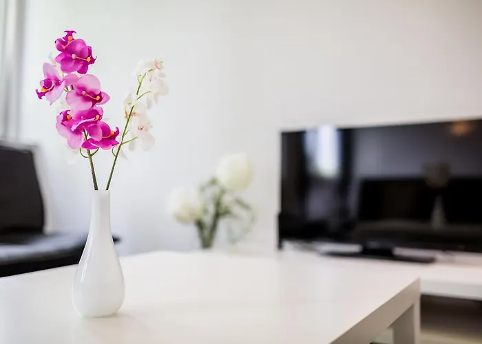 Work & 公寓 朗根费尔德