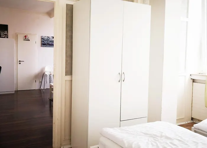 Work & 公寓 朗根费尔德